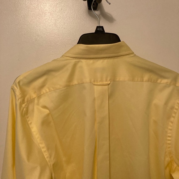 IZOD Yellow Button Down Dress Shirt Regular Fit Size 15.5 34/35 Like New - Picture 15 of 16